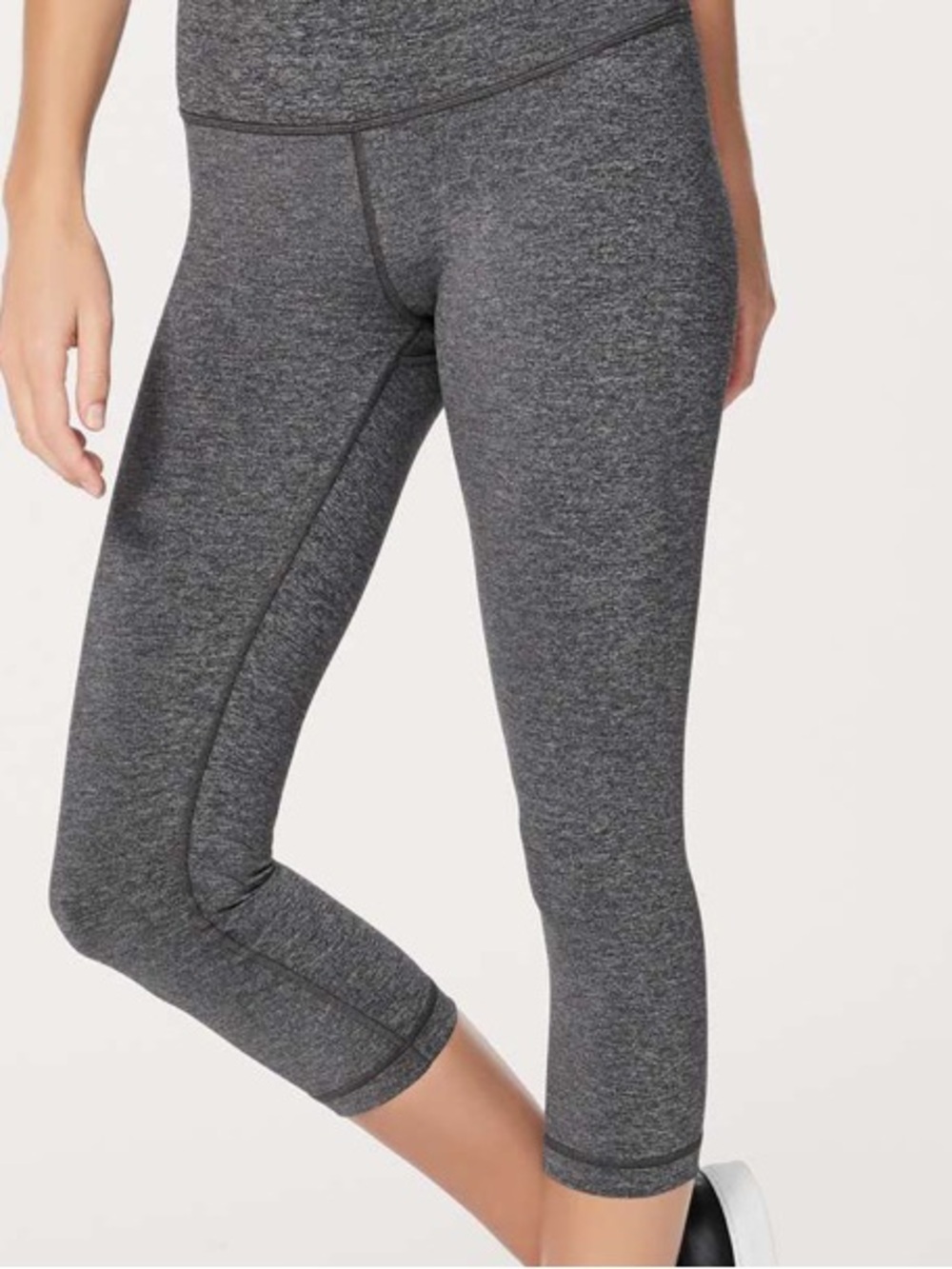 Lululemon Wunder Under Crop *Luxtreme 21" in Heathered Black Size 8 - Picture 2 of 8